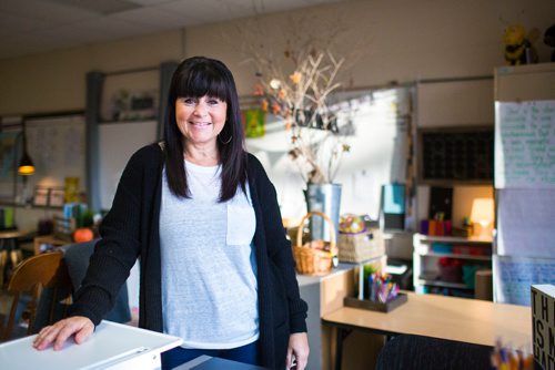 MIKAELA MACKENZIE / WINNIPEG FREE PRESS
Sue Macfarlane Penner, teacher, poses for a portrait at Sargent Park School in Winnipeg on Thursday, Oct. 25, 2018. 
Winnipeg Free Press 2018.