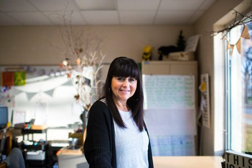 MIKAELA MACKENZIE / WINNIPEG FREE PRESS
Sue Macfarlane Penner, teacher, poses for a portrait at Sargent Park School in Winnipeg on Thursday, Oct. 25, 2018. 
Winnipeg Free Press 2018.