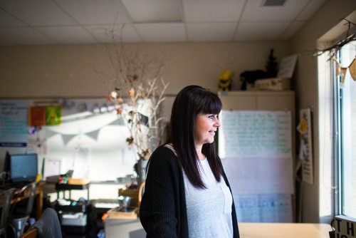 MIKAELA MACKENZIE / WINNIPEG FREE PRESS
Sue Macfarlane Penner, teacher, poses for a portrait at Sargent Park School in Winnipeg on Thursday, Oct. 25, 2018. 
Winnipeg Free Press 2018.