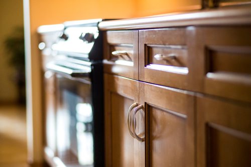 MIKAELA MACKENZIE / WINNIPEG FREE PRESS
The maple cabinets at 27 Bridgeway Crescent in Royalwood in Winnipeg on Tuesday, Oct. 30, 2018.
Winnipeg Free Press 2018.