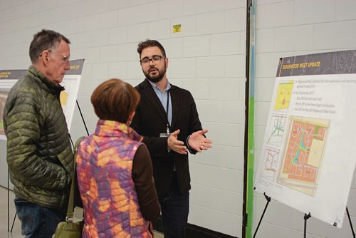 Canstar Community News Oct. 22 - Jeff Pratte, senior planner with Landmark Planning and Design, speaks to Charleswood residents at the (EVA WASNEY/CANSTAR COMMUNITY NEWS/METRO)