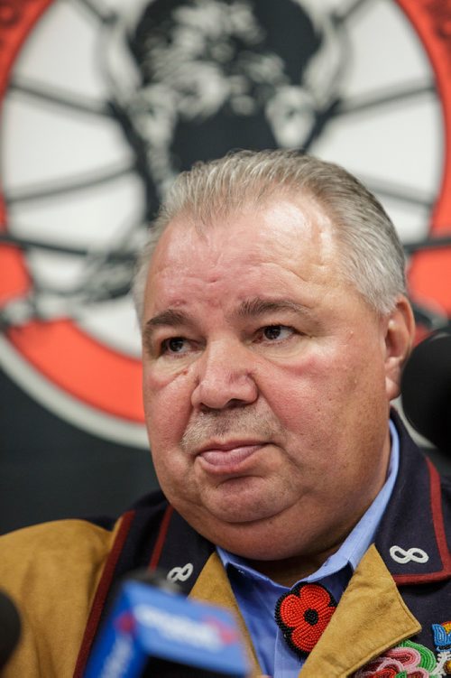 MIKE DEAL / WINNIPEG FREE PRESS
Manitoba Metis Federation President David Chartrand expressed frustration during a press conference after the Manitoba government announced intentions to step away from the Turning the Page Agreement (TPA), signed by the province, Hydro and the MMF in 2014.
181031 - Wednesday, October 31, 2018.
