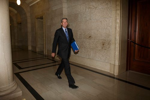MIKE DEAL / WINNIPEG FREE PRESS
Manitoba Premier Brian Pallister heads to question period Wednesday afternoon.
181031 - Wednesday, October 31, 2018.