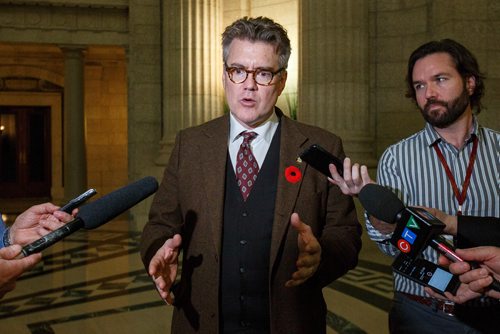 MIKE DEAL / WINNIPEG FREE PRESS
Dougald Lamont, Liberal Leader of the Second Opposition, talks to the media after question period Wednesday afternoon.
181031 - Wednesday, October 31, 2018.