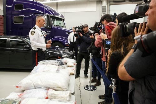 MIKE DEAL / WINNIPEG FREE PRESS
Winnipeg police Inspector Max Waddell speaks at the MPI depot on Plessis Rd Thursday morning during an announcement that a major Inter-Provincial Illicit Drug Network was dismantled during Project Riverbank.   
181101 - Thursday, November 01, 2018.