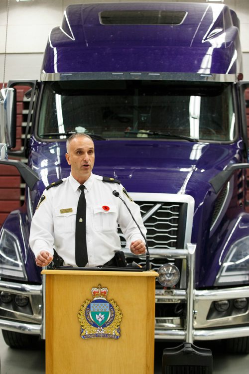 MIKE DEAL / WINNIPEG FREE PRESS
Winnipeg police Inspector Max Waddell speaks at the MPI depot on Plessis Rd Thursday morning during an announcement that a major Inter-Provincial Illicit Drug Network was dismantled during Project Riverbank.   
181101 - Thursday, November 01, 2018.