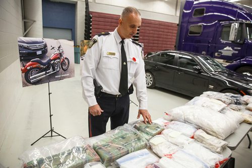 MIKE DEAL / WINNIPEG FREE PRESS
Winnipeg police Inspector Max Waddell speaks at the MPI depot on Plessis Rd Thursday morning during an announcement that a major Inter-Provincial Illicit Drug Network was dismantled during Project Riverbank.   
181101 - Thursday, November 01, 2018.