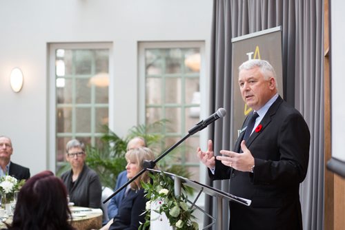 MIKAELA MACKENZIE / WINNIPEG FREE PRESS
Mark Adams, Jubilee Fund President, welcomes people to the Jubilee Fund Champagne Brunch at the Assiniboine Park Pavilion Atrium in Winnipeg on Saturday, Nov. 3, 2018. 
Winnipeg Free Press 2018.