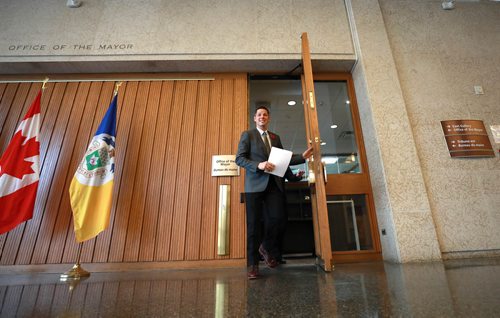 RUTH BONNEVILLE / WINNIPEG FREE PRESS

Winnipeg Mayor, Brian Bowman makes his way out of his office to the waiting press to announce his new members of his EPC at news conference at City Hall Monday. 


Nov 5th , 2018