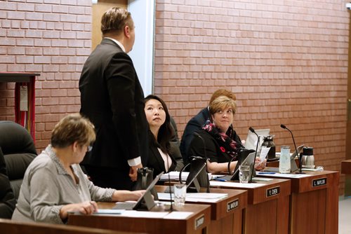 JOHN WOODS / WINNIPEG FREE PRESS
Mark Wasyliw motions, as from left, ?Linda Schatkowsky, Yijie Chen and ?Lisa Naylor listen in at the first Winnipeg School Board meeting for the 2018-19 school year Monday, November 5, 2018.
