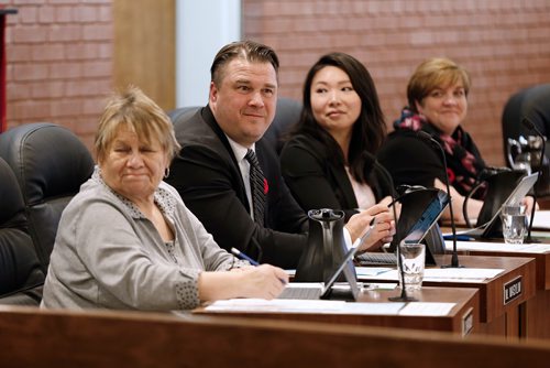 JOHN WOODS / WINNIPEG FREE PRESS
School trustees, from left, Linda Schatkowsky, Mark Wasyliw, ?Yijie Chen and Lisa Naylor at the first Winnipeg School Board meeting for the 2018-19 school year Monday, November 5, 2018.
