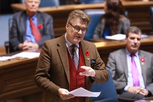 RUTH BONNEVILLE / WINNIPEG FREE PRESS


Manitoba Liberal leader Dougald Lamont in the house at the Manitoba Legislative Building Tuesday. 


Nov 6th , 2018