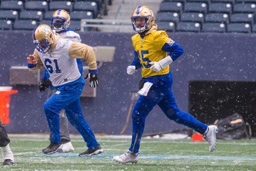 MIKE DEAL / WINNIPEG FREE PRESS
Winnipeg Blue Bombers' quarterback Matt Nichols (15) during practice at Investors Group Field Wednesday morning.
181107 - Wednesday, November 07, 2018.