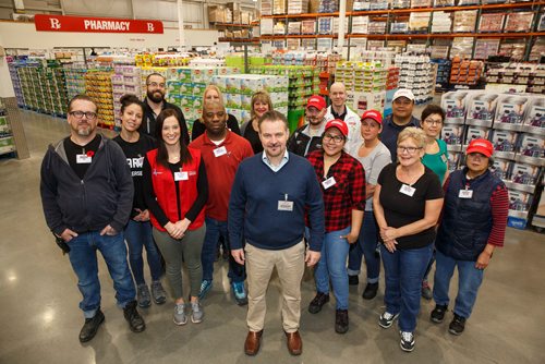 MIKE DEAL / WINNIPEG FREE PRESS
Costco warehouse manager Spencer Cottee (centre) with some store employees, motivational pep talks encourage Costco workers to give a little bit to the United Way.
181108 - Thursday, November 08, 2018.