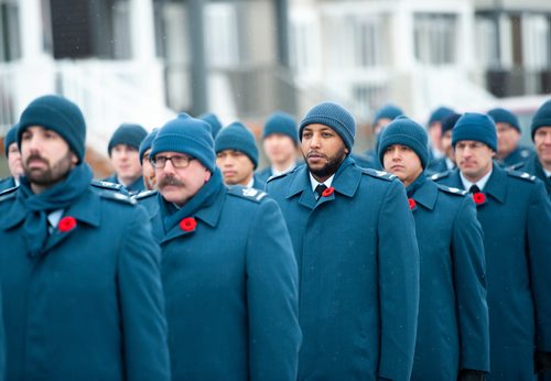 Mike Sudoma / Winnipeg Free Press
Soldiers stand at attention, awaiting to depart towards Sunday morning's Remembrance Day service at Bruce Park. November 11, 2018