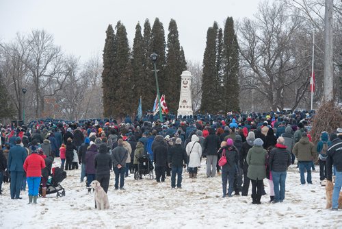 Mike Sudoma / Winnipeg Free Press
Veterans, soldiers, family, friends, and even a few dogs gather to Sunday morning's Remembrance Day service at Bruce Park to pay their respects to those who have fought for Canada. November 11, 2018