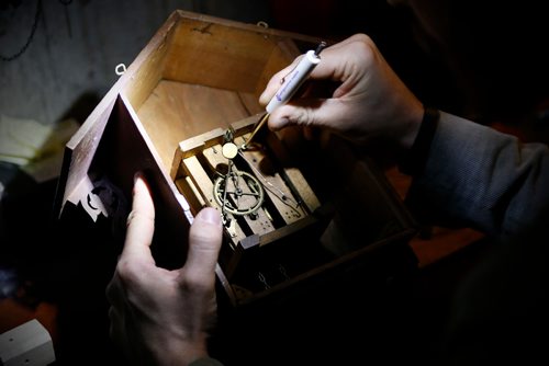 JOHN WOODS / WINNIPEG FREE PRESS
Murray Beilby is photographed with some of his clock collection Tuesday, November 12, 2018.