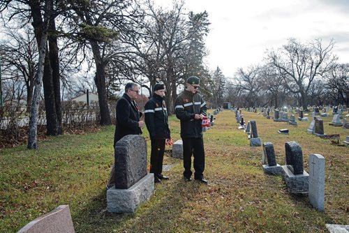 Canstar Community News Members of Winnipeg's Princess Patricia's Canadian Light Infantry Cadet Corps visited the St. James Cemetary on Nov. 3 to place Canadian flags on the graves of more than 60 First World War soldiers. (EVA WASNEY/CANSTAR COMMUNITY NEWS/METRO)