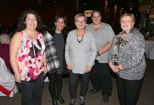 JASON HALSTEAD / WINNIPEG FREE PRESS

L-R: Joy Watts, Mirna Sainz, Barb Weshnoweski, Angela Hallam and Diana Rasmussen of the event committee at the ALS Society of Manitoba's Bud, Spud and Steak fundraising event at Canad Inns Polo Park on Sept. 28, 2018. (See Social Page)