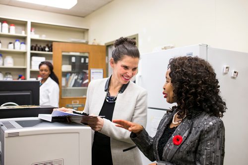 MIKAELA MACKENZIE / WINNIPEG FREE PRESS
Kirsty Duncan, Minister of Science and Sport, gets a tour of Trust Beta's grains lab after announcing national investments in the Canada Research Chairs Program at the University of Manitoba in Winnipeg on Wednesday, Nov. 14, 2018. 
Winnipeg Free Press 2018.