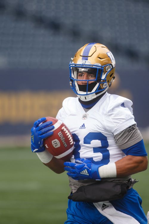 MIKE DEAL / WINNIPEG FREE PRESS
Winnipeg Blue Bombers' Andrew Harris (33) during practice at Investors Group Field Wednesday morning.
181114 - Wednesday, November 14, 2018.