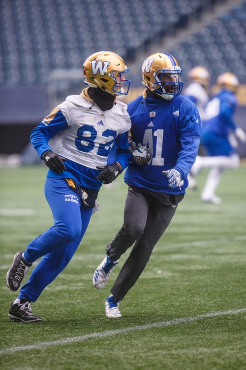 MIKE DEAL / WINNIPEG FREE PRESS
Winnipeg Blue Bombers' Drew Wolitarsky (82) and Abubakarr Conteh (41) during practice at Investors Group Field Thursday afternoon.
181115 - Thursday, November 15, 2018.