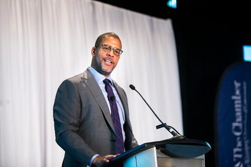 MIKAELA MACKENZIE / WINNIPEG FREE PRESS
Joseph Okpaku, VP of Public Policy at Lyft, speaks at a Winnipeg Chamber of Commerce event at the Canadian Museum for Human Rights in Winnipeg on Monday, Nov. 19, 2018.
Winnipeg Free Press 2018.