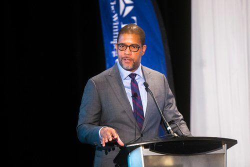 MIKAELA MACKENZIE / WINNIPEG FREE PRESS
Joseph Okpaku, VP of Public Policy at Lyft, speaks at a Winnipeg Chamber of Commerce event at the Canadian Museum for Human Rights in Winnipeg on Monday, Nov. 19, 2018.
Winnipeg Free Press 2018.