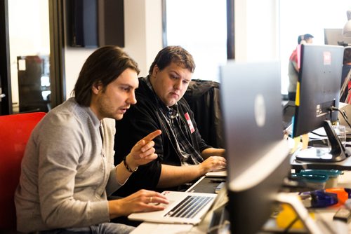 MIKAELA MACKENZIE / WINNIPEG FREE PRESS
Brandon Wade (right) and Anton Sova work at Bold Commerce in preparation for Black Friday online shopping in Winnipeg on Tuesday, Nov. 20, 2018.
Winnipeg Free Press 2018.