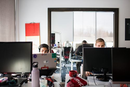 MIKAELA MACKENZIE / WINNIPEG FREE PRESS
All hands are on deck at Bold  Commerce, with jam-packed work spaces and people working 24-7, in preparation for Black Friday online shopping in Winnipeg on Tuesday, Nov. 20, 2018.
Winnipeg Free Press 2018.