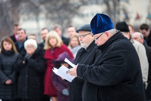 MIKAELA MACKENZIE / WINNIPEG FREE PRESS
Metropolitan Yurij Kalistchuk says a prayer to commemorate the 85th anniversary of the end of the Holodomor, a famine genocide that claimed millions of lives in Ukraine between 1932 and 1933, at the Manitoba Legislative Building in Winnipeg on Thursday, Nov. 22, 2018.
Winnipeg Free Press 2018.