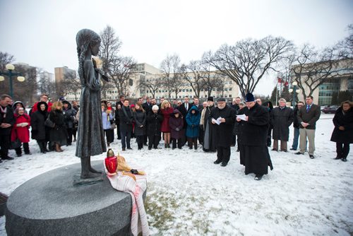 MIKAELA MACKENZIE / WINNIPEG FREE PRESS
People gather to commemorate the 85th anniversary of the end of the Holodomor, a famine genocide that claimed millions of lives in Ukraine between 1932 and 1933, at the Manitoba Legislative Building in Winnipeg on Thursday, Nov. 22, 2018.
Winnipeg Free Press 2018.