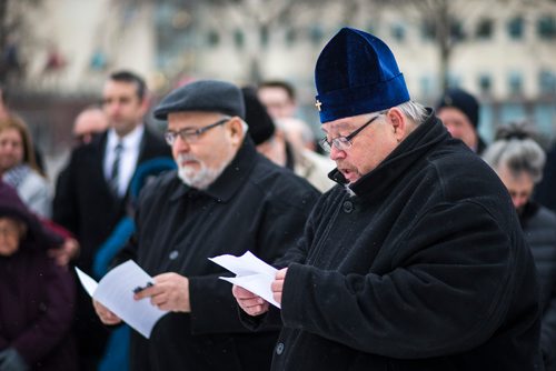 MIKAELA MACKENZIE / WINNIPEG FREE PRESS
Metropolitan Yurij Kalistchuk says a prayer to commemorate the 85th anniversary of the end of the Holodomor, a famine genocide that claimed millions of lives in Ukraine between 1932 and 1933, at the Manitoba Legislative Building in Winnipeg on Thursday, Nov. 22, 2018.
Winnipeg Free Press 2018.