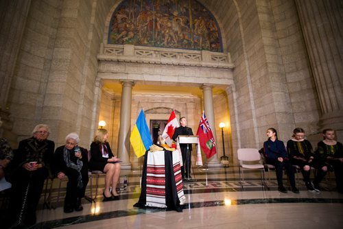 MIKAELA MACKENZIE / WINNIPEG FREE PRESS
Blair Yakimoski, MLA for Transcona, speaks at a gathering to commemorate the 85th anniversary of the end of the Holodomor, a famine genocide that claimed millions of lives in Ukraine between 1932 and 1933, at the Manitoba Legislative Building in Winnipeg on Thursday, Nov. 22, 2018.
Winnipeg Free Press 2018.