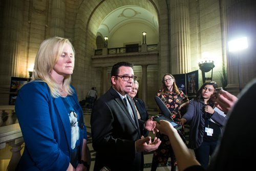 MIKAELA MACKENZIE / WINNIPEG FREE PRESS
Minister Jeff Wharton scrums at the Manitoba Legislative Building in Winnipeg on Thursday, Nov. 22, 2018.
Winnipeg Free Press 2018.