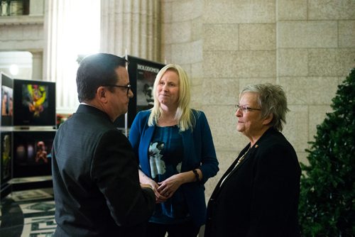 MIKAELA MACKENZIE / WINNIPEG FREE PRESS
Mayors Cheryl Christian (West St.Paul), left, and Joy Sul (St.Andrews) talk to minister Jeff Wharton at the Manitoba Legislative Building in Winnipeg on Thursday, Nov. 22, 2018.
Winnipeg Free Press 2018.