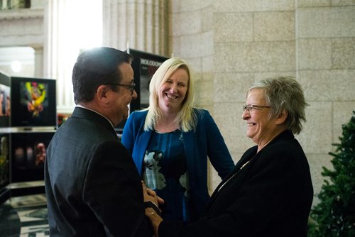 MIKAELA MACKENZIE / WINNIPEG FREE PRESS
Mayors Cheryl Christian and Joy Sul talk to minister Jeff Wharton at the Manitoba Legislative Building in Winnipeg on Thursday, Nov. 22, 2018.
Winnipeg Free Press 2018.