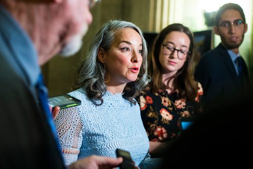 MIKAELA MACKENZIE / WINNIPEG FREE PRESS
NDP MLA Nahanni Fontaine scrums at the Manitoba Legislative Building in Winnipeg on Thursday, Nov. 22, 2018.
Winnipeg Free Press 2018.