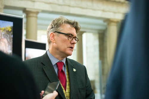 MIKAELA MACKENZIE / WINNIPEG FREE PRESS
Liberal leader Dougald Lamont scrums at the Manitoba Legislative Building in Winnipeg on Thursday, Nov. 22, 2018.
Winnipeg Free Press 2018.