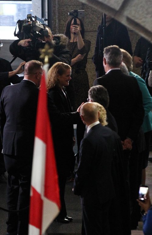 MIKE DEAL / WINNIPEG FREE PRESS
Gov. Gen. Julie Payette arrives at the Manitoba Legislative building and is greeted by Premier Brian Pallister along with the Lt. Gov. Janice Filmon and other dignitaries. 
181126 - Monday November 26, 2018