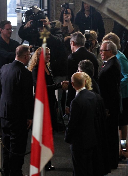 MIKE DEAL / WINNIPEG FREE PRESS
Gov. Gen. Julie Payette arrives at the Manitoba Legislative building and is greeted by Premier Brian Pallister along with the Lt. Gov. Janice Filmon and other dignitaries. 
181126 - Monday November 26, 2018