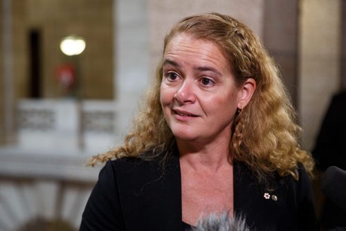 MIKE DEAL / WINNIPEG FREE PRESS
Gov. Gen. Julie Payette speaks to the media after meeting with Premier Brian Pallister at the Manitoba Legislative building Monday morning on her first official visit to Manitoba. 
181126 - Monday, November 26, 2018.