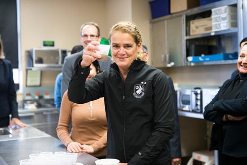 MIKAELA MACKENZIE / WINNIPEG FREE PRESS
Governor General Julie Payette tours labs at the Richardson Centre for Functional Foods and Nutraceuticals at the University of Manitoba in Winnipeg on Monday, Nov. 26, 2018.
Winnipeg Free Press 2018.