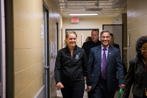 MIKAELA MACKENZIE / WINNIPEG FREE PRESS
Governor General Julie Payette and Digvir Jayas, vice-president of research and international at the University tour labs at the Richardson Centre for Functional Foods and Nutraceuticals at the University of Manitoba in Winnipeg on Monday, Nov. 26, 2018.
Winnipeg Free Press 2018.