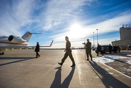 MIKAELA MACKENZIE / WINNIPEG FREE PRESS
Governor General Julie Payette boards her plane after touring the Canadian Forces Base 17 Wing in Winnipeg on Tuesday, Nov. 27, 2018.
Winnipeg Free Press 2018.