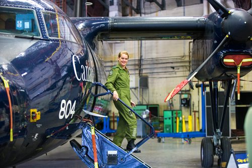 MIKAELA MACKENZIE / WINNIPEG FREE PRESS
Governor General Julie Payette tours the Canadian Forces Base 17 Wing in Winnipeg on Tuesday, Nov. 27, 2018.
Winnipeg Free Press 2018.