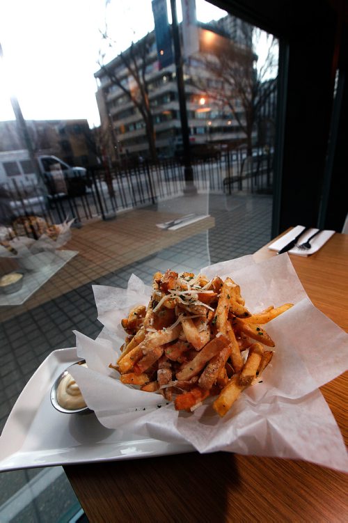 PHIL HOSSACK / WINNIPEG FREE PRESS - REVIEW-Capital Grill - Bar on Broadway. Truffle fries. See Alison Gilmore's tale. - November 27, 2018