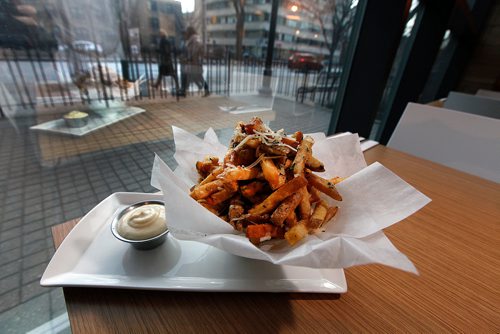 PHIL HOSSACK / WINNIPEG FREE PRESS - REVIEW-Capital Grill - Bar on Broadway. Truffle fries. See Alison Gilmore's tale. - November 27, 2018