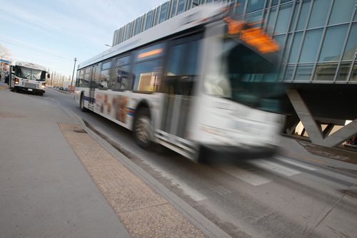 JOHN WOODS / WINNIPEG FREE PRESS
Passengers use public bus transportation at the University of Manitoba Tuesday, November 27, 2018. The transit union is threatening strike action in 2019.