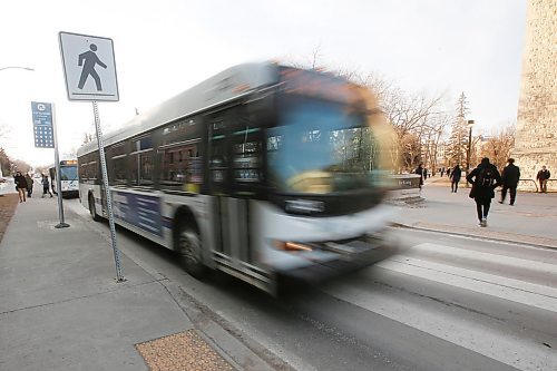 JOHN WOODS / WINNIPEG FREE PRESS
Passengers use public bus transportation at the University of Manitoba Tuesday, November 27, 2018. The transit union is threatening strike action in 2019.